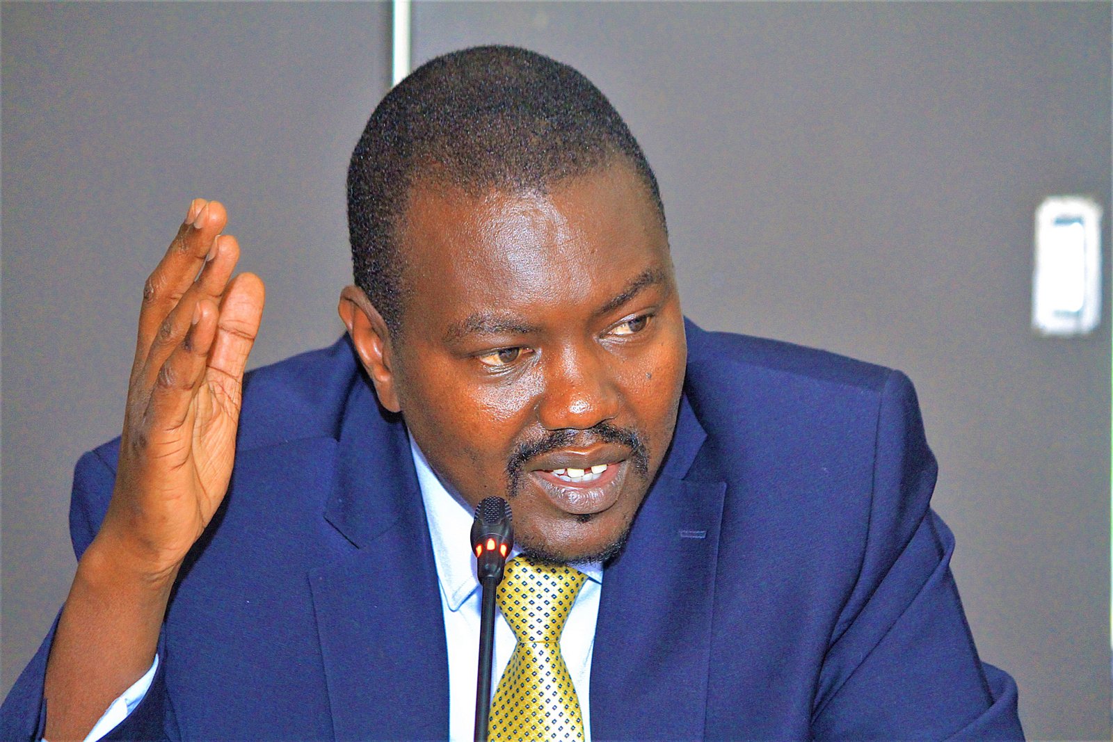 Jackson Mandago - 10