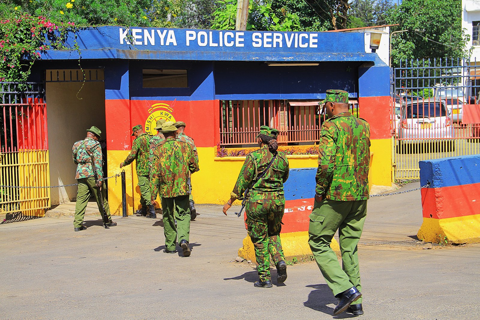 Police officers - 17