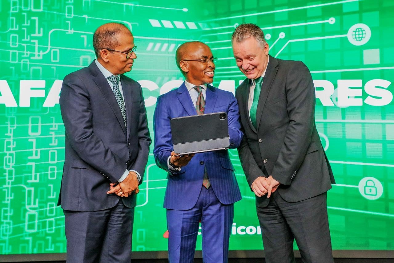 Peter Ndegwa, Wim Vanhelleputte, Dilip Pal