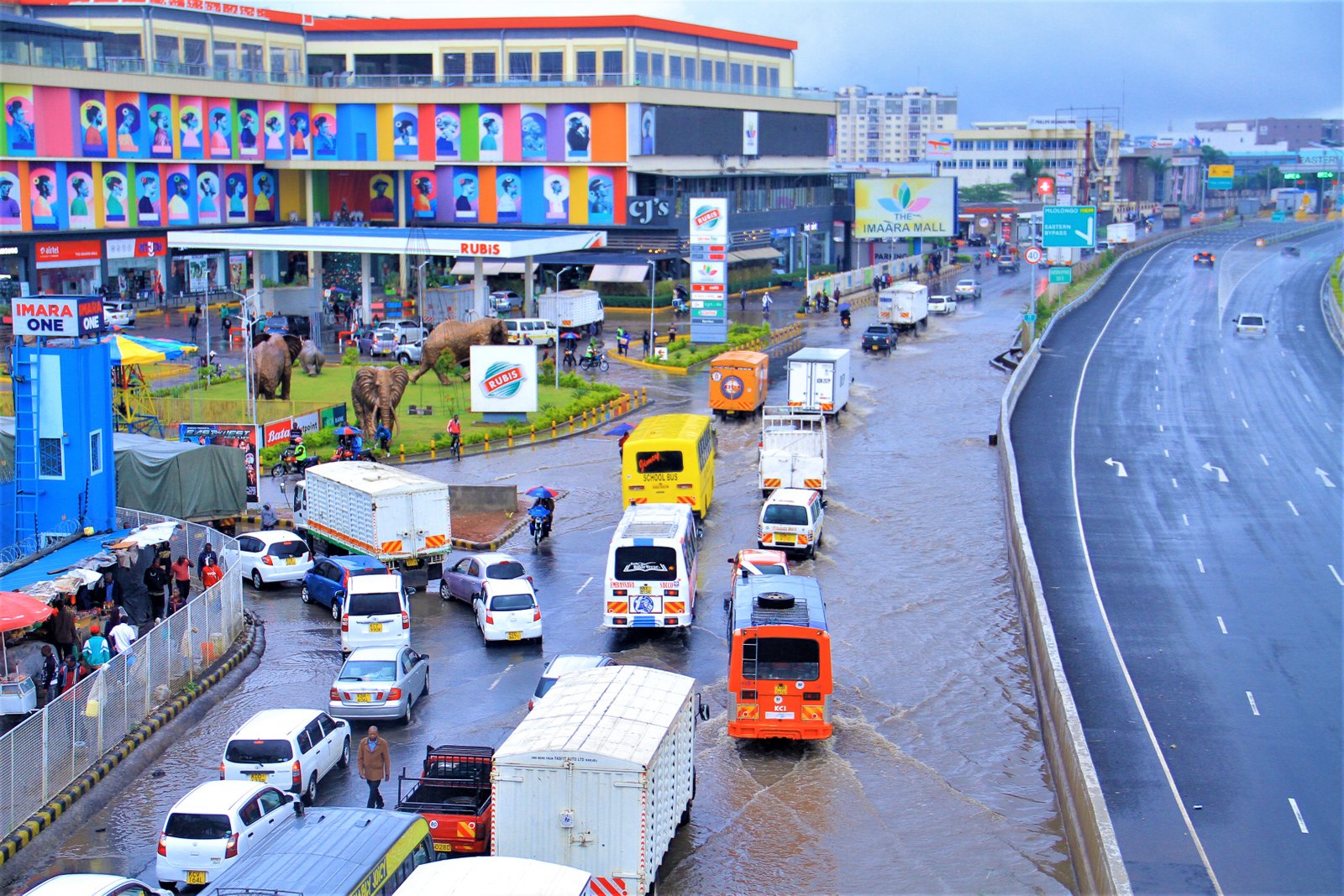 Mombasa Road flooded - 9